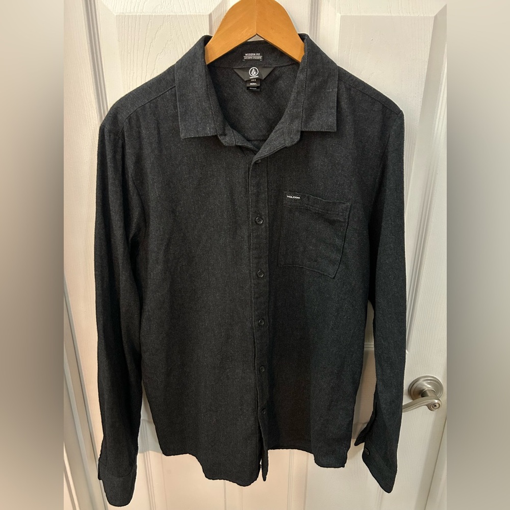 Volcom Modern Fit Long Sleeve Button-Up Shirt – Charcoal Gray – Size Large